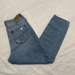 American Eagle Distressed Mom Jeans Women’s Size 10